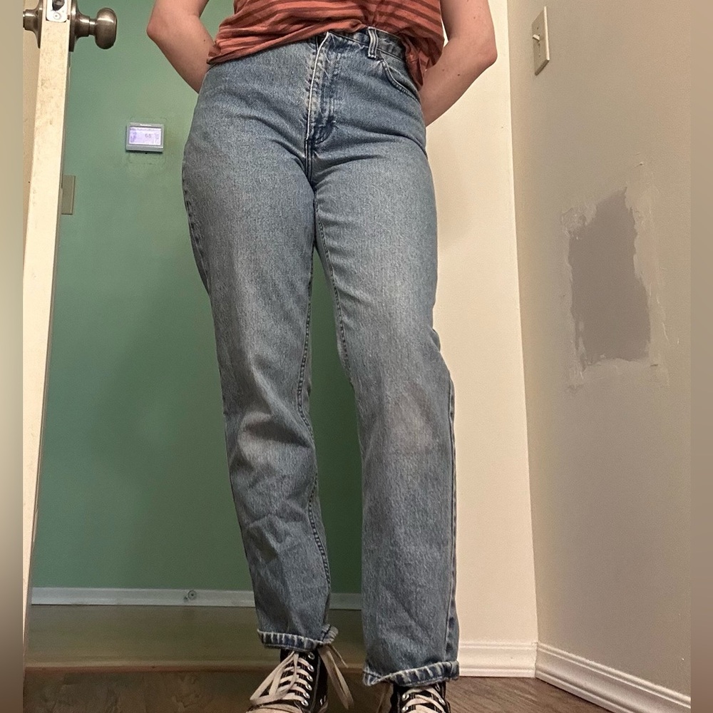 Jones Wear high waisted jeans, size 6 about a 27” waist